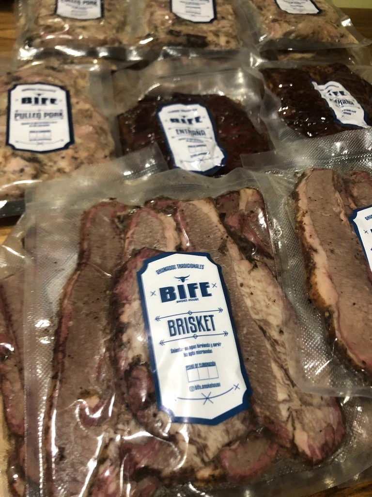 Variedad de productos BIFE envasados al vacío
